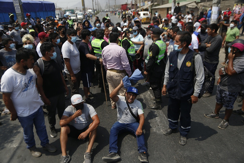 秘鲁抗议交通阻断