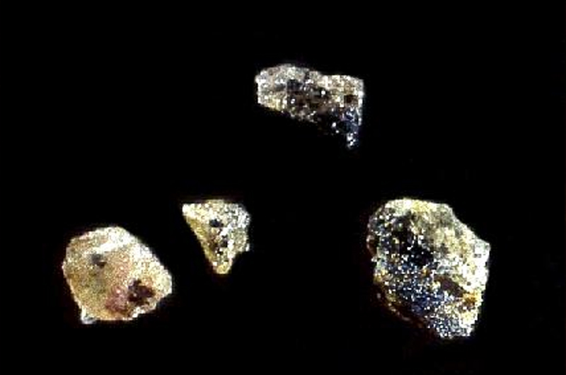 氟硅锆钙钠石