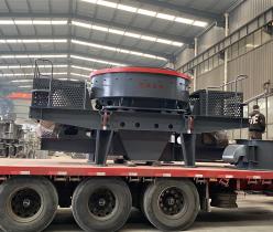 河南德嘉发往西藏的8522冲击式制砂机装车发货啦！