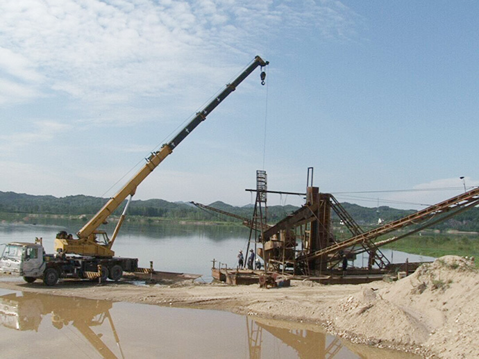 《柳州市柳江流域生态环境保护条例》通过，不再办理河道采砂许可