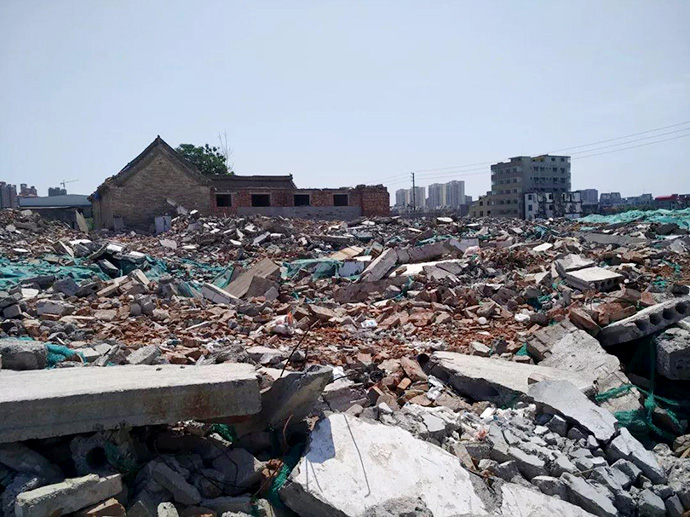 建筑垃圾废渣摇身一变成石子和石粉，年消耗近50万吨建筑垃圾