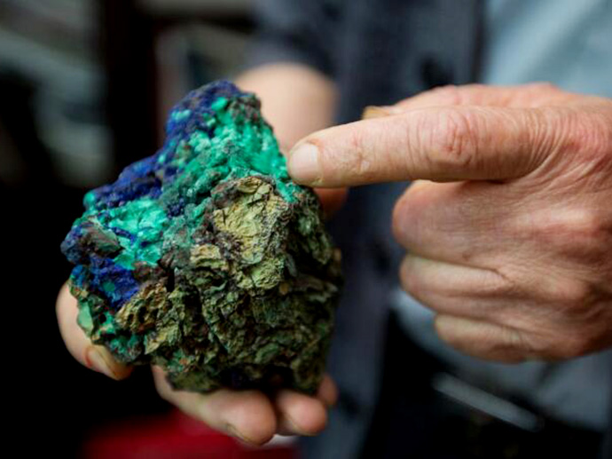 云南发现稀有矿物总价值上千亿