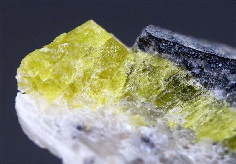 硫碳钙锰石