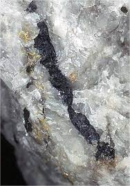 硼钛镁石