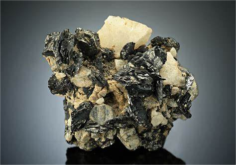 硫锑铜银矿