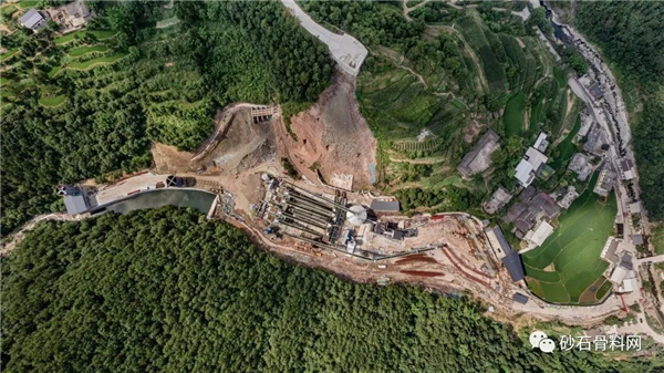 本月投产！四川巴中时产1500吨建筑用灰岩矿项目生产线进入设备调试阶段