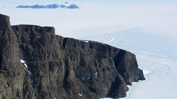 南极大陆溢流玄武岩
