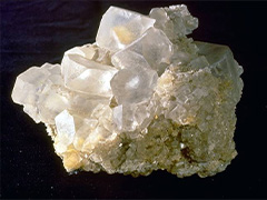 钙钠明矾石