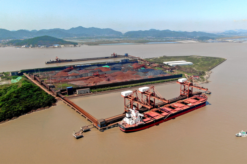 累计吞吐量近3亿吨！舟山武港铁矿中转码头安全运营十年！