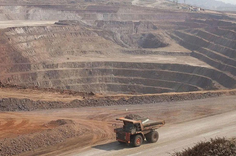 FMG：加蓬贝林加铁矿项目将在年底投产