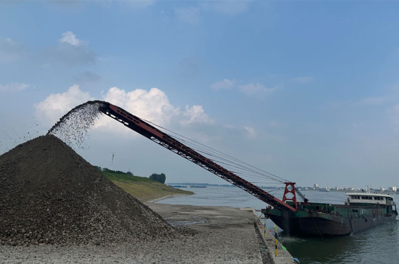 70余万吨疏浚砂综合利用项目于长江主航道正式开工