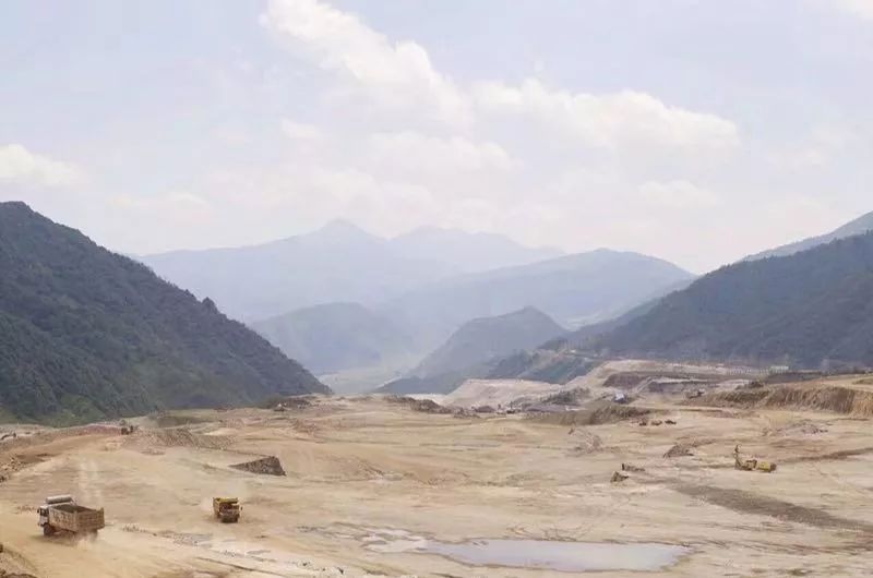 四川牦牛坪龙家沟项目发现厚大富稀土矿体