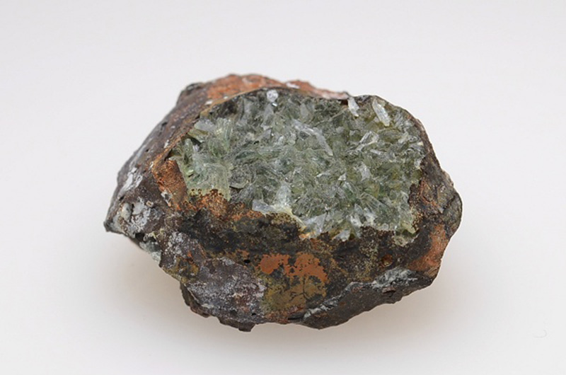 三斜磷钙铁矿