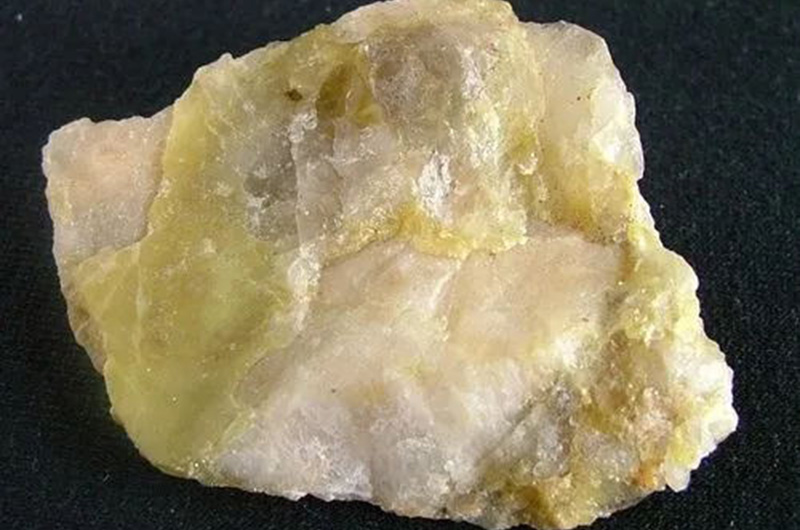 羟磷铝锂钠石