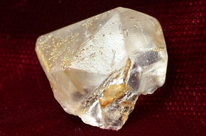 碱硼硅石