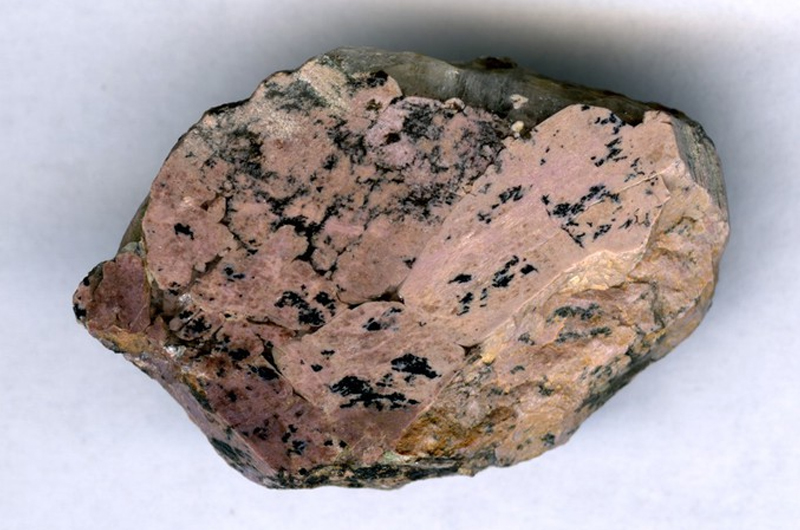 羟硅铌钙石