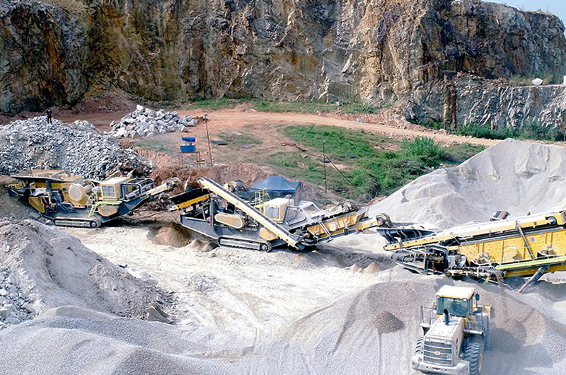 废石和尾矿资源处理现场