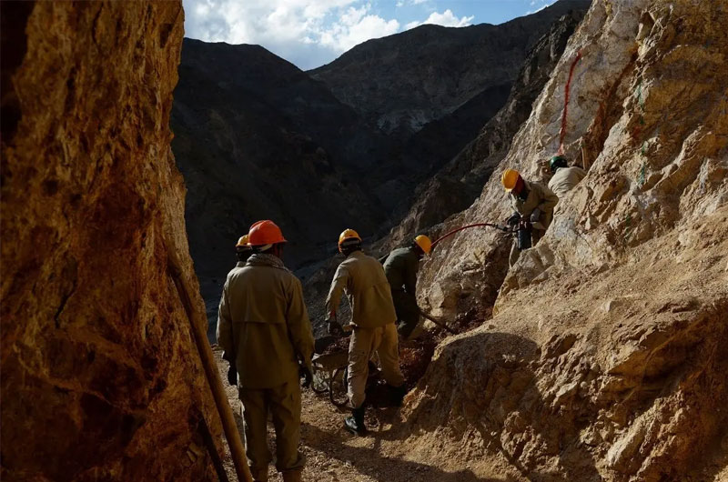 阿富汗矿产开采