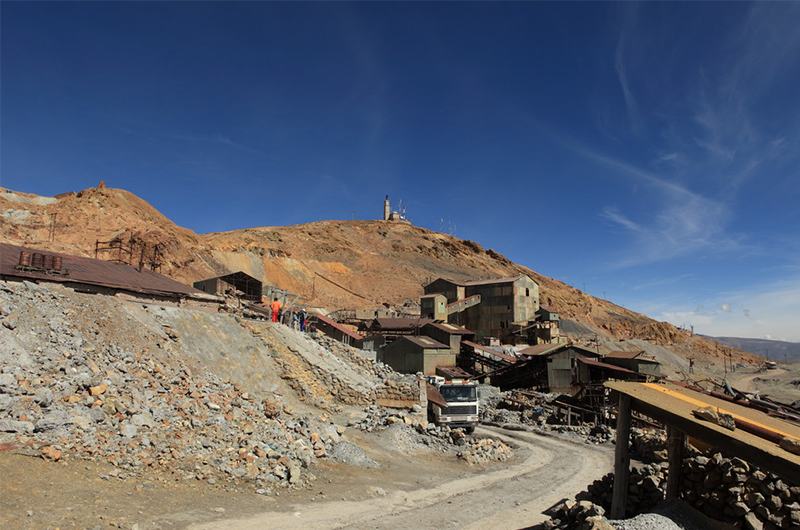 玻利维亚卡兰加金银矿