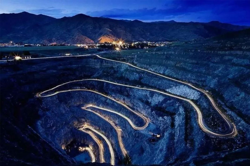 新疆矿产资源