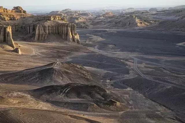 新疆哈密依法依规关闭17座非煤矿山