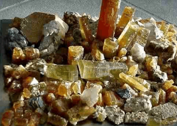 科学家探索碳酸岩型金属矿床成因