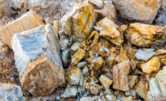 安哥拉苏利马西红土中发现稀土矿化